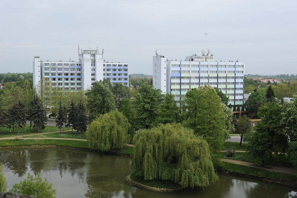 Hunguest Hotel Erkel Munkácsy Gyula Exterior foto